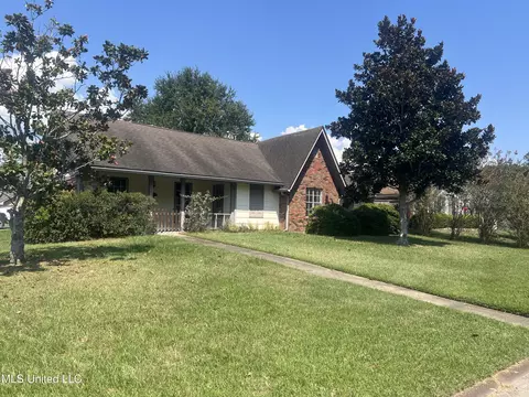 2158 Baywood Dr, Biloxi, MS 39532