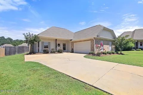 807 Barrington Ct, Brandon, MS 39042