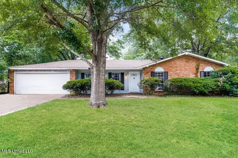 5865 E Sedgwick Ct, Jackson, MS 39211