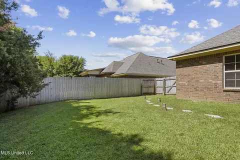 Exterior - 156 E Clearview Dr, Madison, MS 39110 photo 4 of 5