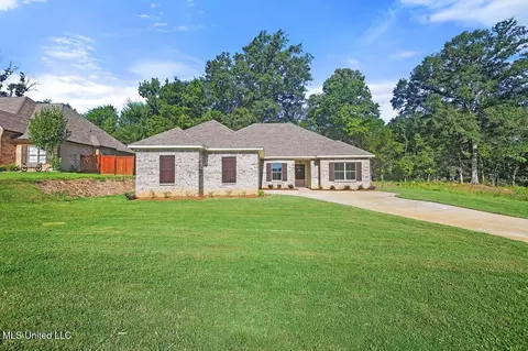 229 Copper Creek Dr, Clinton, MS 39056