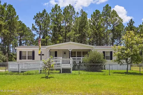 13809 Briarwood Dr, Vancleave, MS 39565