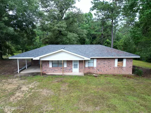 961 Ceasar Rd, Picayune, MS 39466
