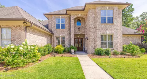 209 Bellechase Dr, Clinton, MS 39056