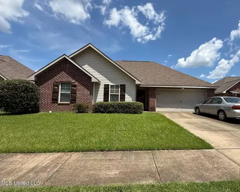 621 Lexington Dr, Florence, MS 39073