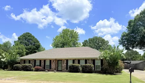 1188 Morrison Dr, Grenada, MS 38901