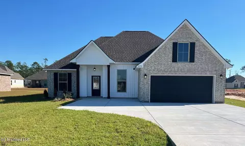12150 Walker Rd, Ocean Springs, MS 39564