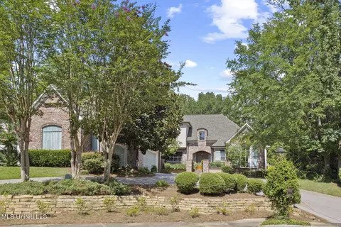 206 Valley Rd, Ridgeland, MS 39157