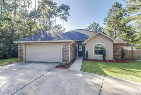 108223 Kapalama Dr, Diamondhead, MS 39525