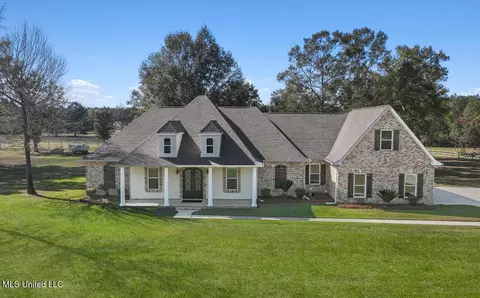 8512 Julias Dr, Vancleave, MS 39565