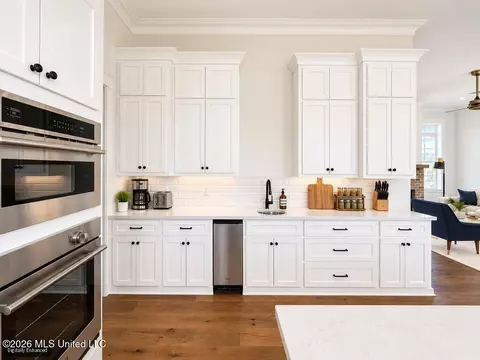 Kitchen - 913 Bald Eagle Dr, Brandon, MS 39047 photo 2 of 2