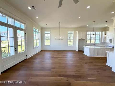 Living - 913 Bald Eagle Dr, Brandon, MS 39047 photo 3 of 4