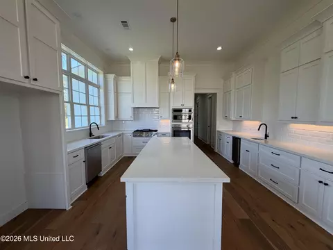 Kitchen - 913 Bald Eagle Dr, Brandon, MS 39047 photo 1 of 8