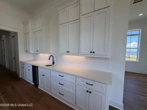 Kitchen - 913 Bald Eagle Dr, Brandon, MS 39047 photo 2 of 8
