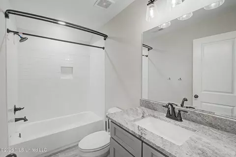 Bath - 5252 Watson View Dr, Nesbit, MS 38651 photo 4 of 5