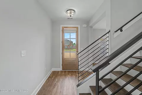 Entry Way - 5252 Watson View Dr, Nesbit, MS 38651 photo 1 of 4