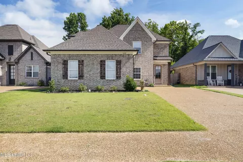 5252 Watson View Dr, Nesbit, MS 38651