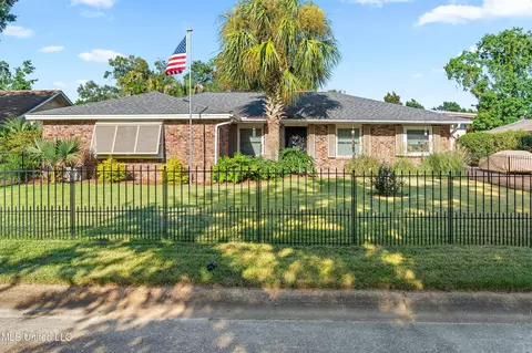 110 Driftwood Dr, Long Beach, MS 39560
