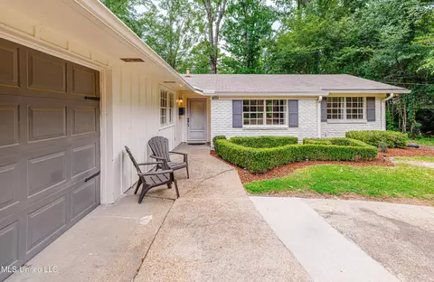 Exterior - 4151 Navajo Rd, Jackson, MS 39211 photo 3 of 11