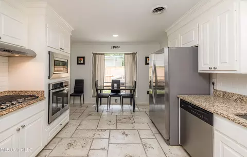 Kitchen - 4151 Navajo Rd, Jackson, MS 39211 photo 1 of 6