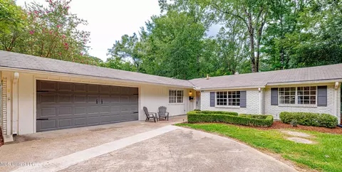 Exterior - 4151 Navajo Rd, Jackson, MS 39211 photo 2 of 11