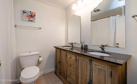 Bath - 4151 Navajo Rd, Jackson, MS 39211 photo 1 of 5