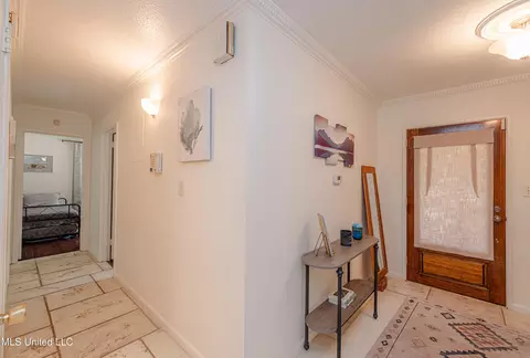 Entry Way - 4151 Navajo Rd, Jackson, MS 39211 photo 4 of 4