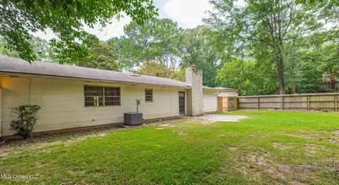 Exterior - 4151 Navajo Rd, Jackson, MS 39211 photo 4 of 11