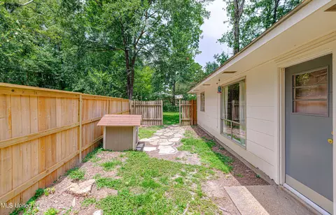 Exterior - 4151 Navajo Rd, Jackson, MS 39211 photo 8 of 11
