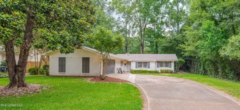 4151 Navajo Rd, Jackson, MS 39211
