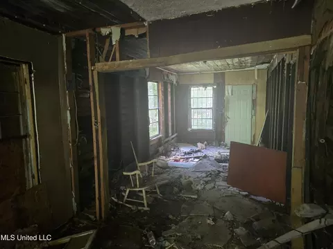 Entry Way - 207 Huron St, Jackson, MS 39203 photo 6 of 11