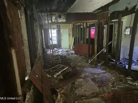 Entry Way - 207 Huron St, Jackson, MS 39203 photo 5 of 11
