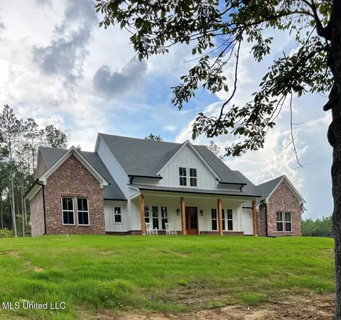 215 Louise Rd, Byhalia, MS 38611