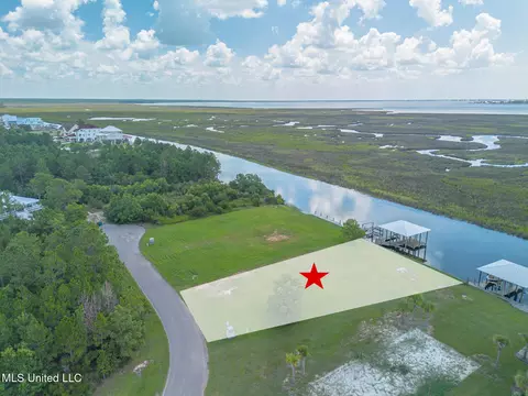 328 Puunani Pl, Diamondhead, MS 39525