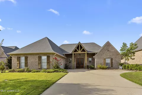 313 Royal Pond Cir, Flowood, MS 39232