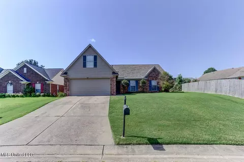 1643 E Madison Cv, Southaven, MS 38671