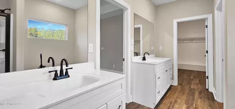 Bath - 10117 Emerald Forest Dr, Hernando, MS 38632 photo 1 of 4