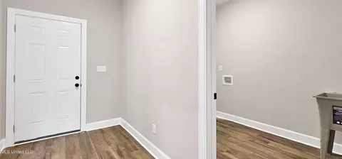 Entry Way - 10117 Emerald Forest Dr, Hernando, MS 38632 photo 2 of 2