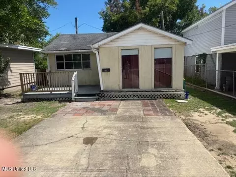 1051 Desoto St, Biloxi, MS 39530