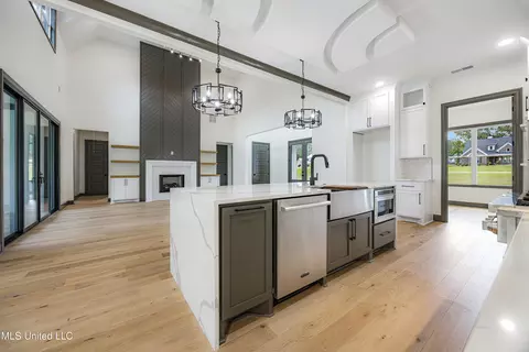 Kitchen - 10094 Sunset Crk Dr, Hernando, MS 38632 photo 1 of 2