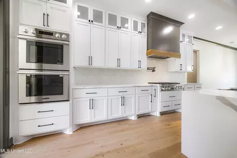 Kitchen - 10094 Sunset Crk Dr, Hernando, MS 38632 photo 2 of 2