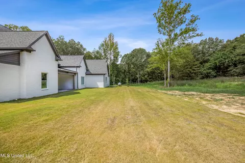 Exterior - 10094 Sunset Crk Dr, Hernando, MS 38632 photo 6 of 6