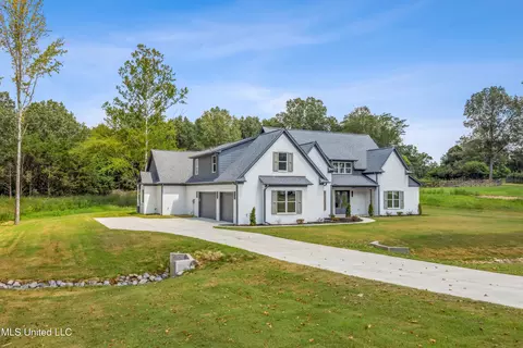 Exterior - 10094 Sunset Crk Dr, Hernando, MS 38632 photo 3 of 6