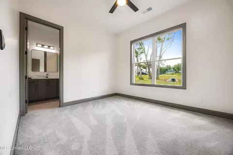 Bedroom - 10094 Sunset Crk Dr, Hernando, MS 38632 photo 1 of 3