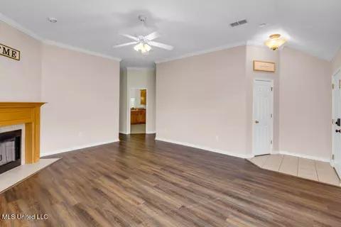 Living - 454 Pinecrest Cir, Long Beach, MS 39560 photo 2 of 3