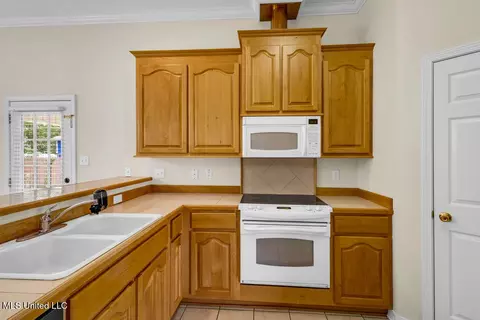 Kitchen - 454 Pinecrest Cir, Long Beach, MS 39560 photo 2 of 3