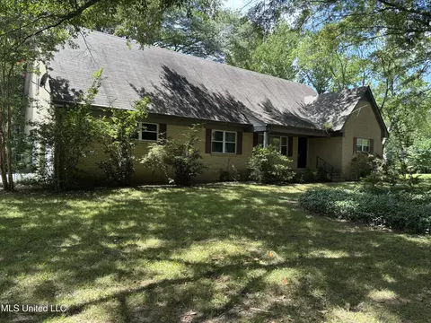 4729 Hillsdale Dr, Olive Branch, MS 38654