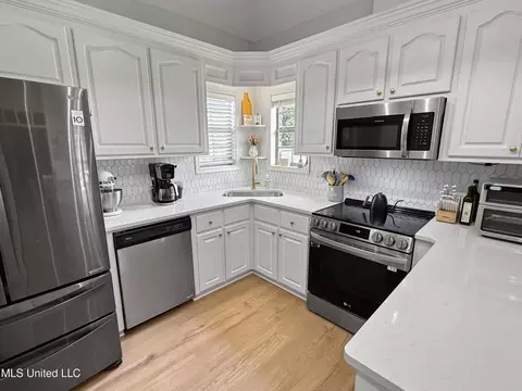 Kitchen - 121 Mason Way, Madison, MS 39110 photo 1 of 1