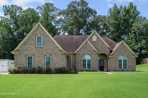 2081 Eagle Point Cv, Southaven, MS 38672