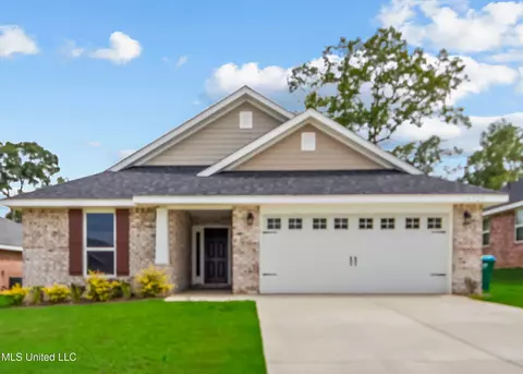 14028 Oak Arbor Dr, Gulfport, MS 39503